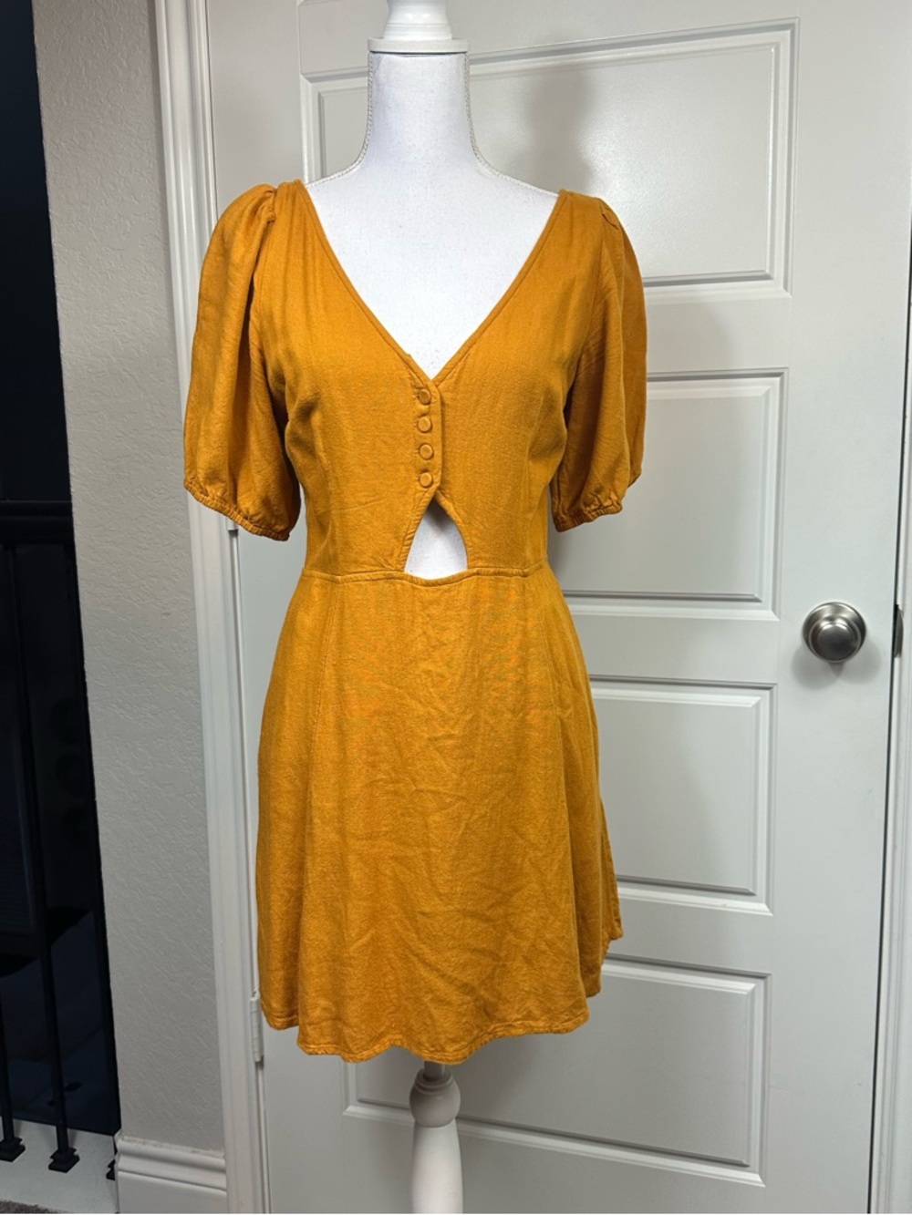 Abercrombie & Fitch Linen Blend Keyhole V-Neck Mini Fit & Flare Dress Size Small